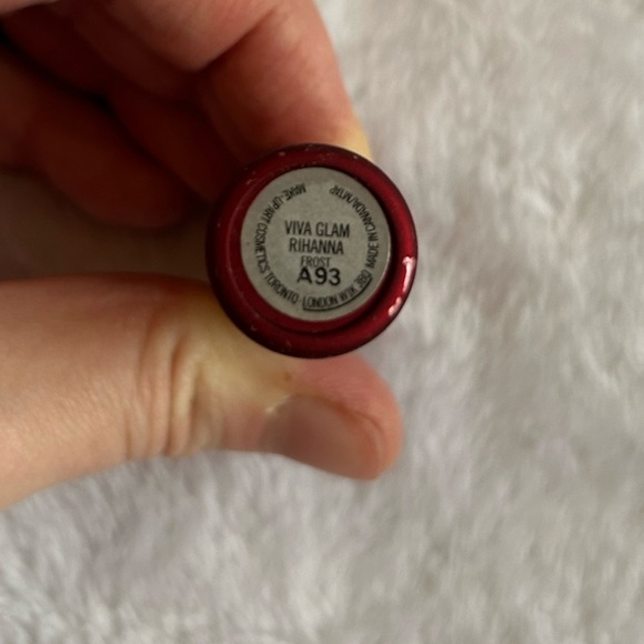MAC Viva Glam Rihanna Lipstick​ - Picture 3 of 4